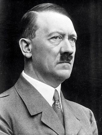 Hitler:la storia dalla nascita alla sconfitta - La formazione politica, L'ascesa del partito hitleriano, Hitler dittatore assoluto