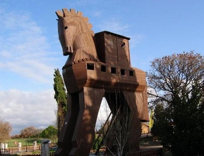 Guerra di Troia - Le cause della guerra, L'assedio, Il cavallo di Troia, I miti del ciclo troiano